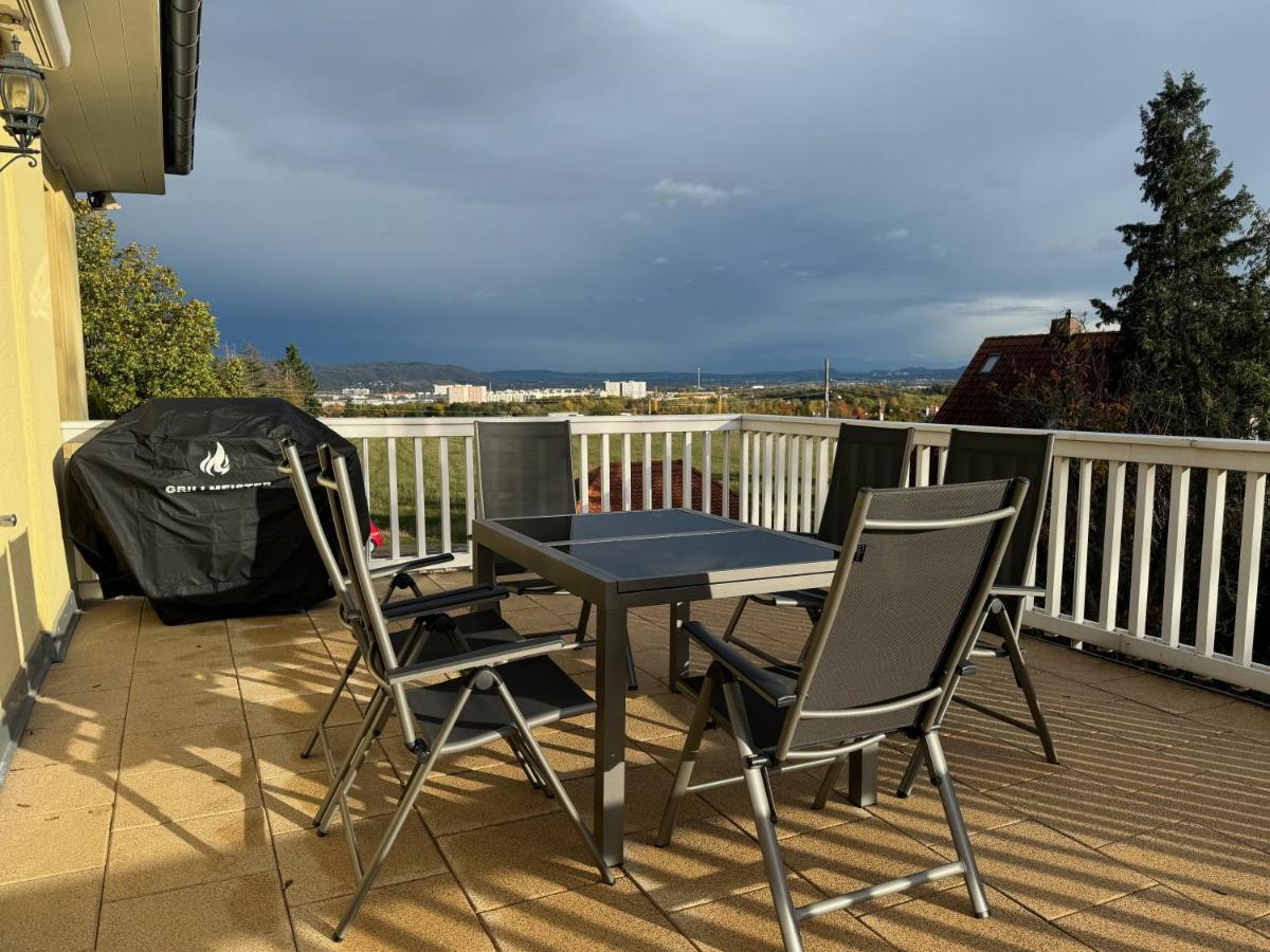 205 Qm "Traumtor" Mit Sauna, Whirlpool, Kamin Und 3 Terrassen Mit Blick In Die Boehmisch Saechsische Schweiz Dresden Exterior foto