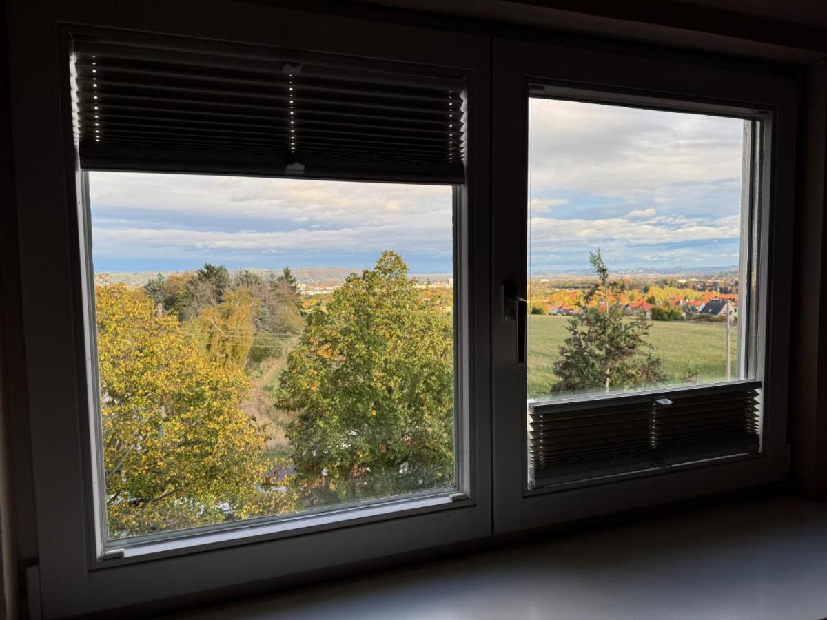 205 Qm "Traumtor" Mit Sauna, Whirlpool, Kamin Und 3 Terrassen Mit Blick In Die Boehmisch Saechsische Schweiz Dresden Exterior foto